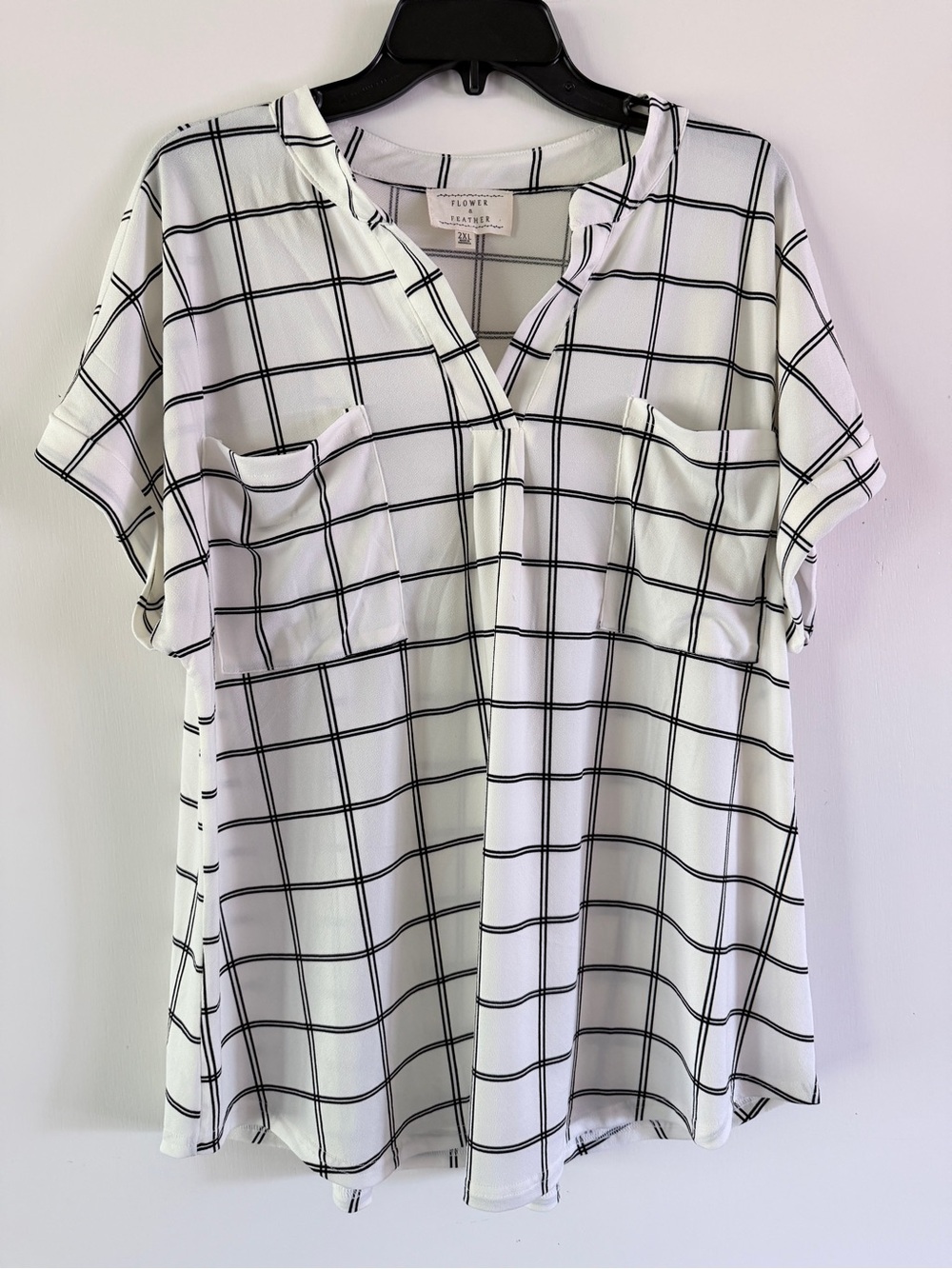 Flower and Feather White Windowpane V neck Blouse 2XL NWT